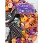 M&M csomag táblával